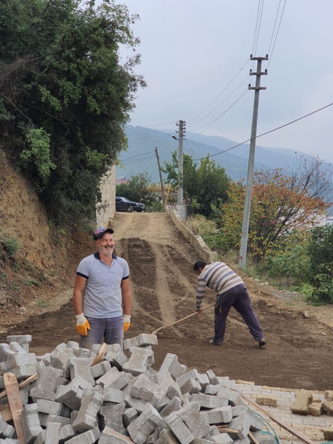 Taş Parke Çalışmaları Devam Etmekte